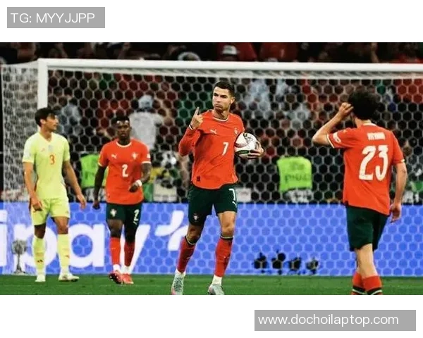 2004年巴西对阵爱尔兰罗纳尔多精彩表现引发全球关注 2004年巴西对阵爱尔兰罗纳尔多精彩表现引发全球关注